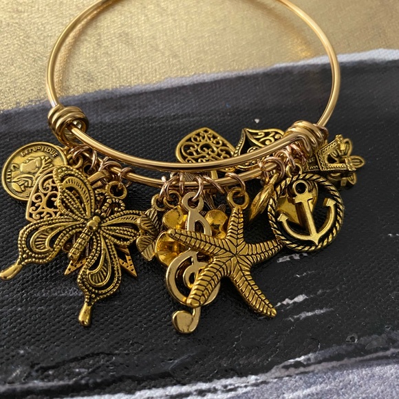 18 Charms Custom Make Bracelet - Picture 8 of 13